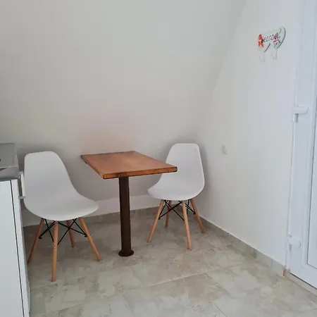 Apartmani Radakovic 维尔蒂尼克 外观 照片